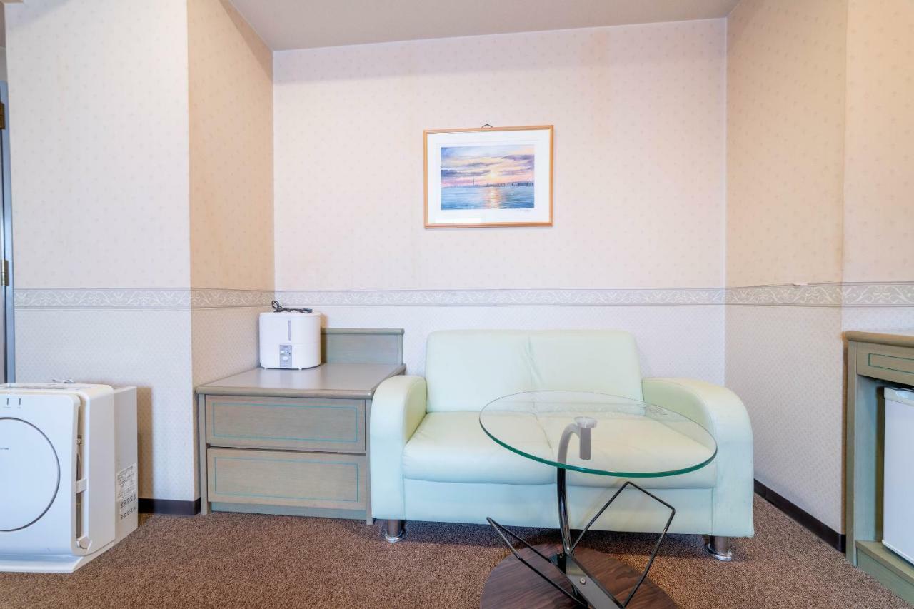 Oyo Business Hotel Nishiura ยคไคจิ ภายนอก รูปภาพ