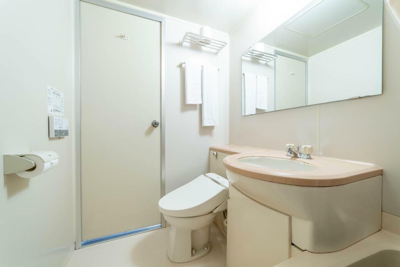 Oyo Business Hotel Nishiura ยคไคจิ ภายนอก รูปภาพ
