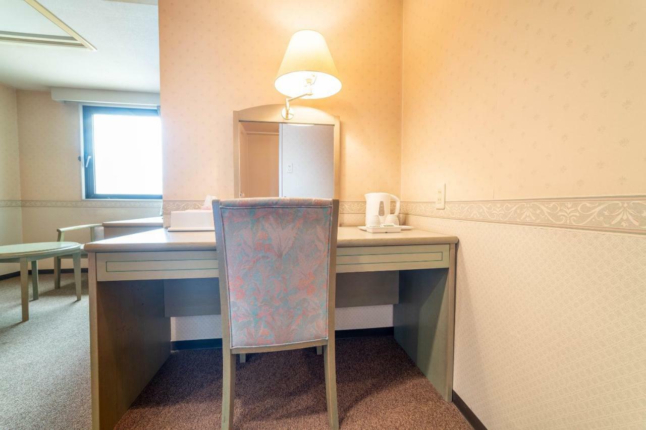 Oyo Business Hotel Nishiura ยคไคจิ ภายนอก รูปภาพ