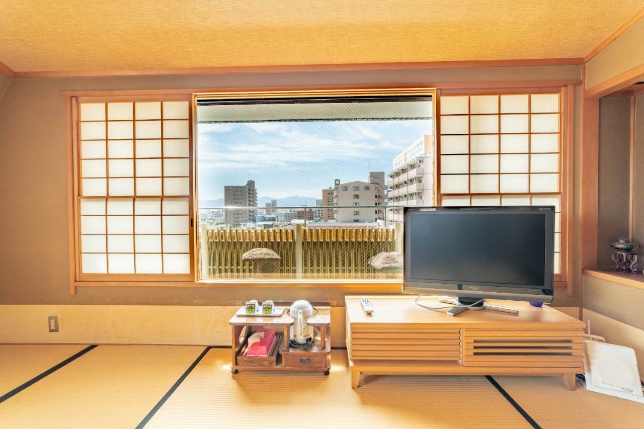 Oyo Business Hotel Nishiura ยคไคจิ ภายนอก รูปภาพ