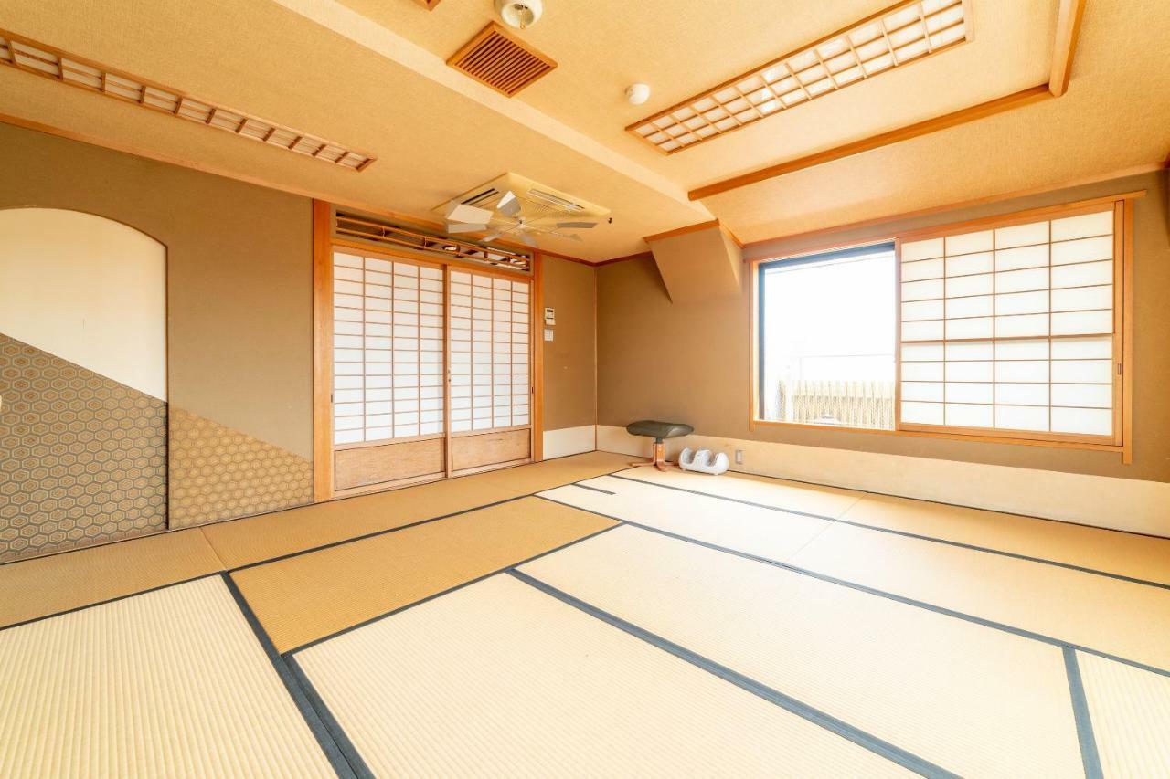 Oyo Business Hotel Nishiura ยคไคจิ ภายนอก รูปภาพ